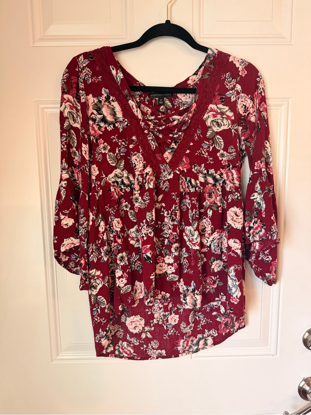 Signature Studio Maroon Floral V-Neck Lace-Trim Peasant Blouse